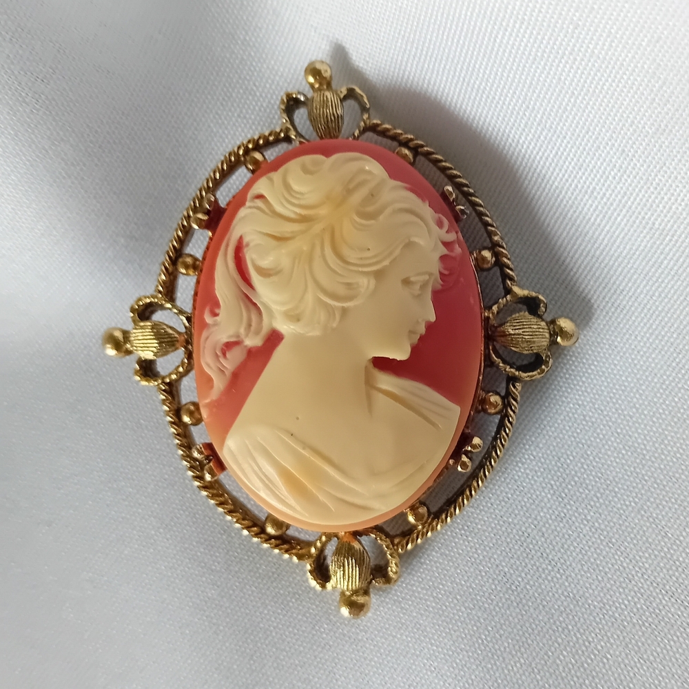 Vintage Gold Cream And Coral Cameo Brooch
